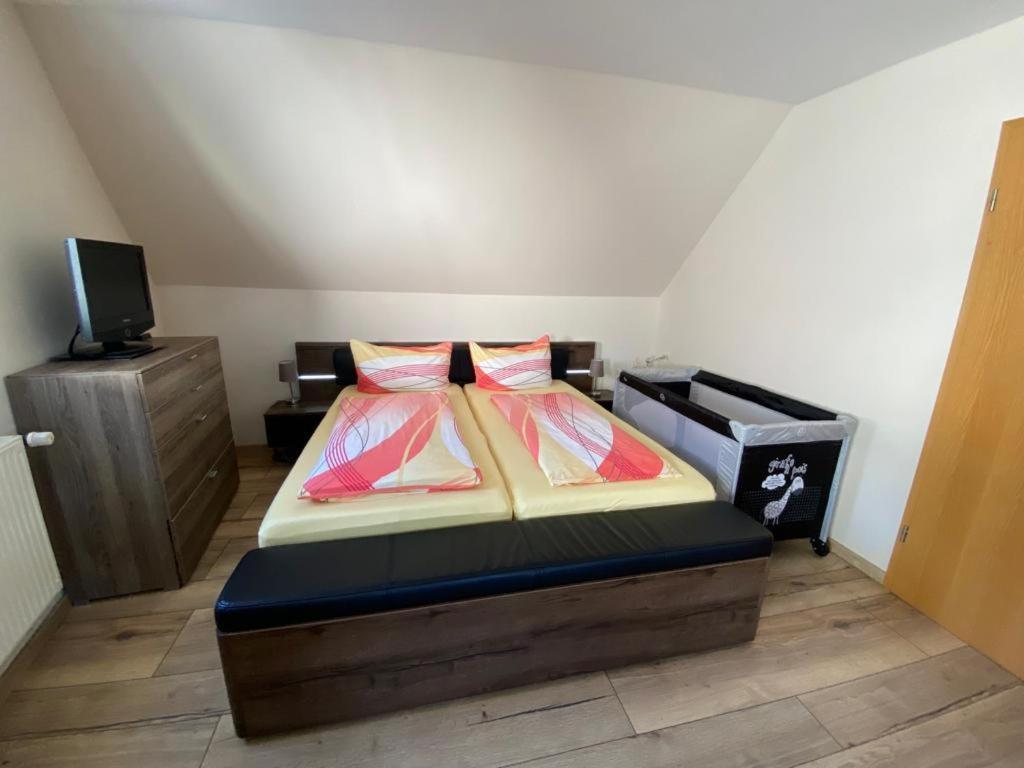Ferienwohnung Bergblick Jena Esterno foto